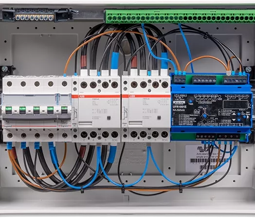 rcd000300200-anti-islanding-box-63a-inside.webp